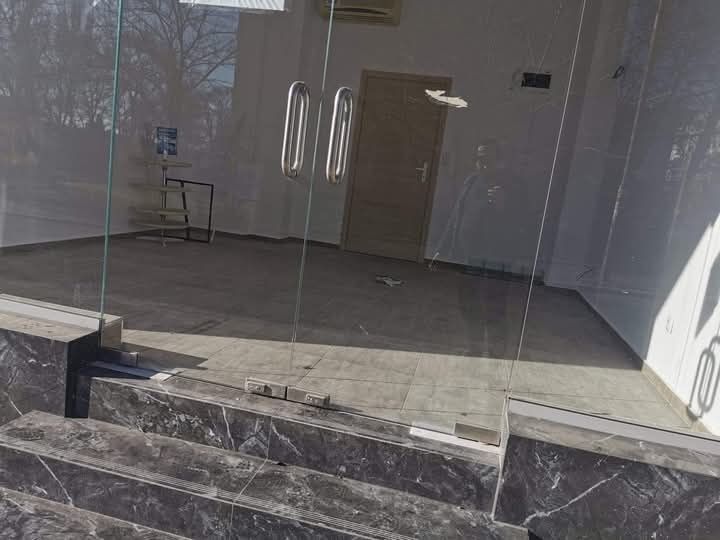 Дава се под наем Магазин в Айтос - 40 кв.м за 280.5 € - Снимка #3