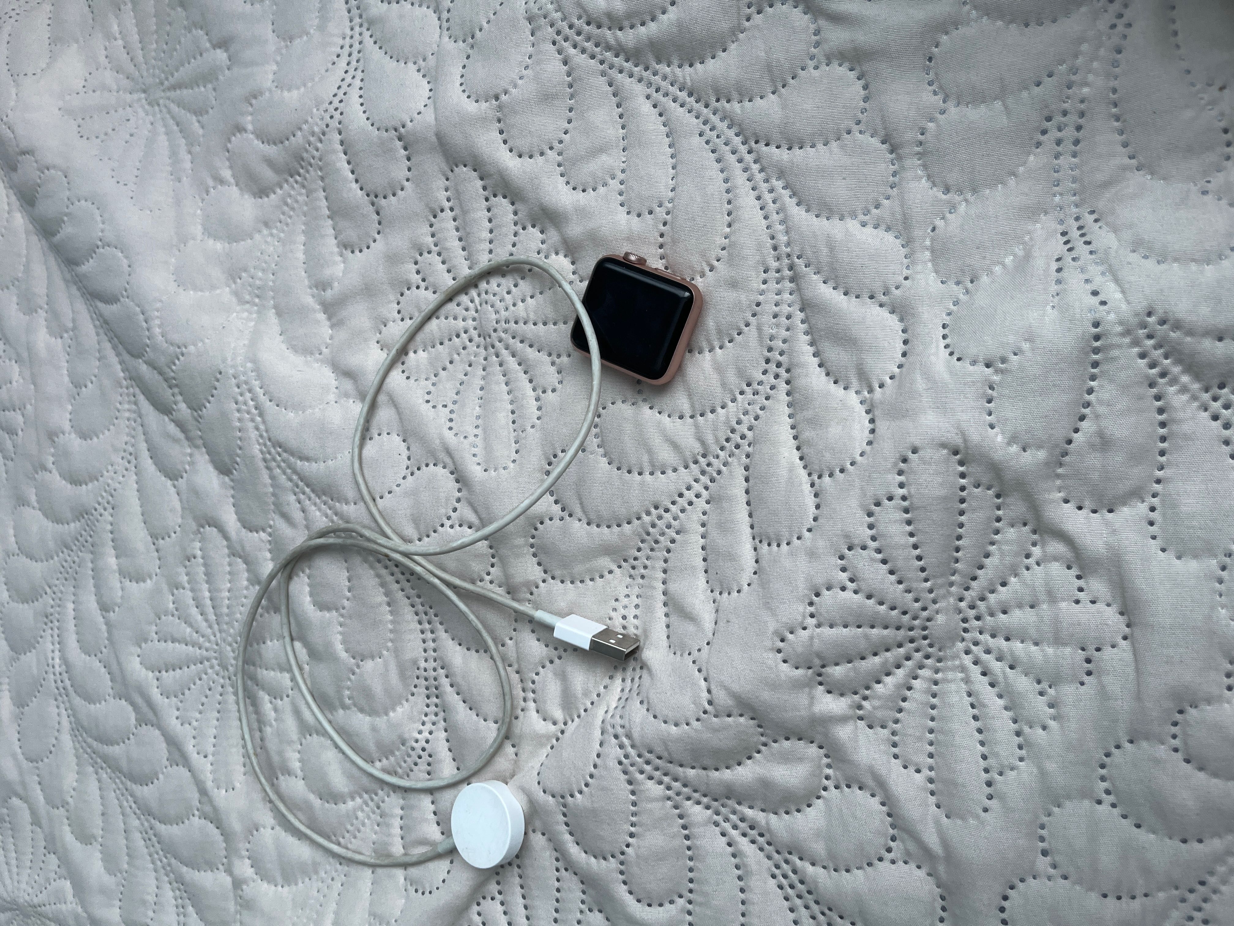 Apple Watch заключен към iCloud