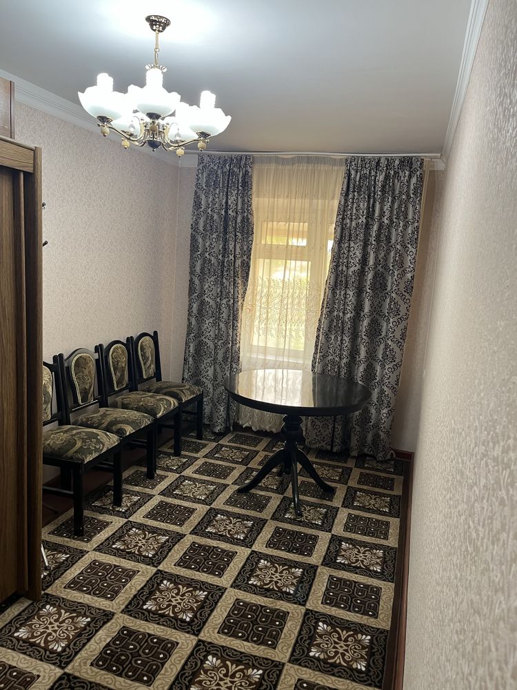 Квартира своя, 65 м2. С ремонтом.