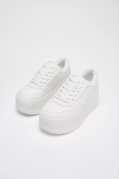 Едноцветни-бели кецове от Zara с платформа