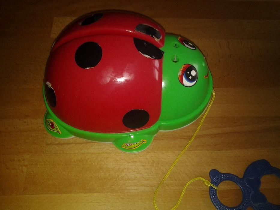 **Buburuza cu Snur 23 cm jucarie copii