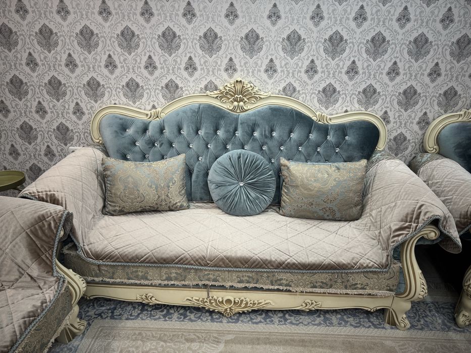 Диван в хорошем состоянии