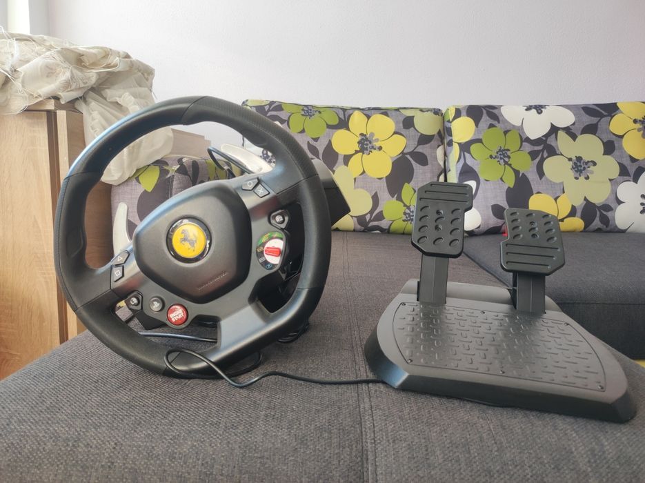 Volan: Thrustmaster T80