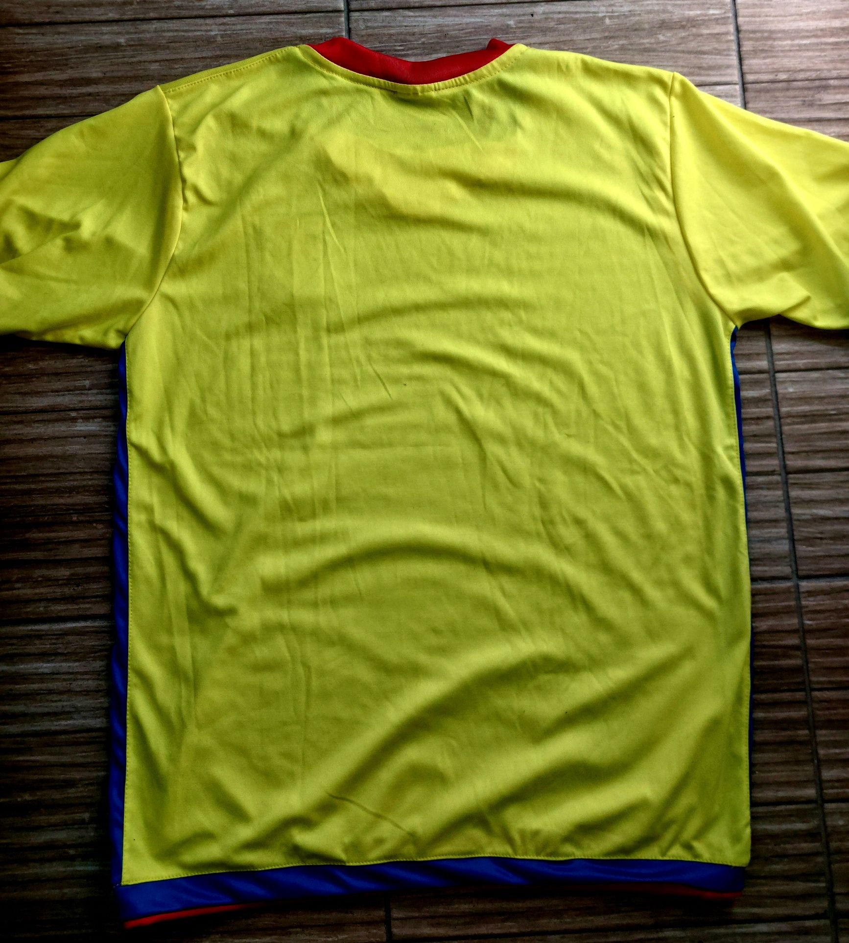Tricou produs în Ecuador