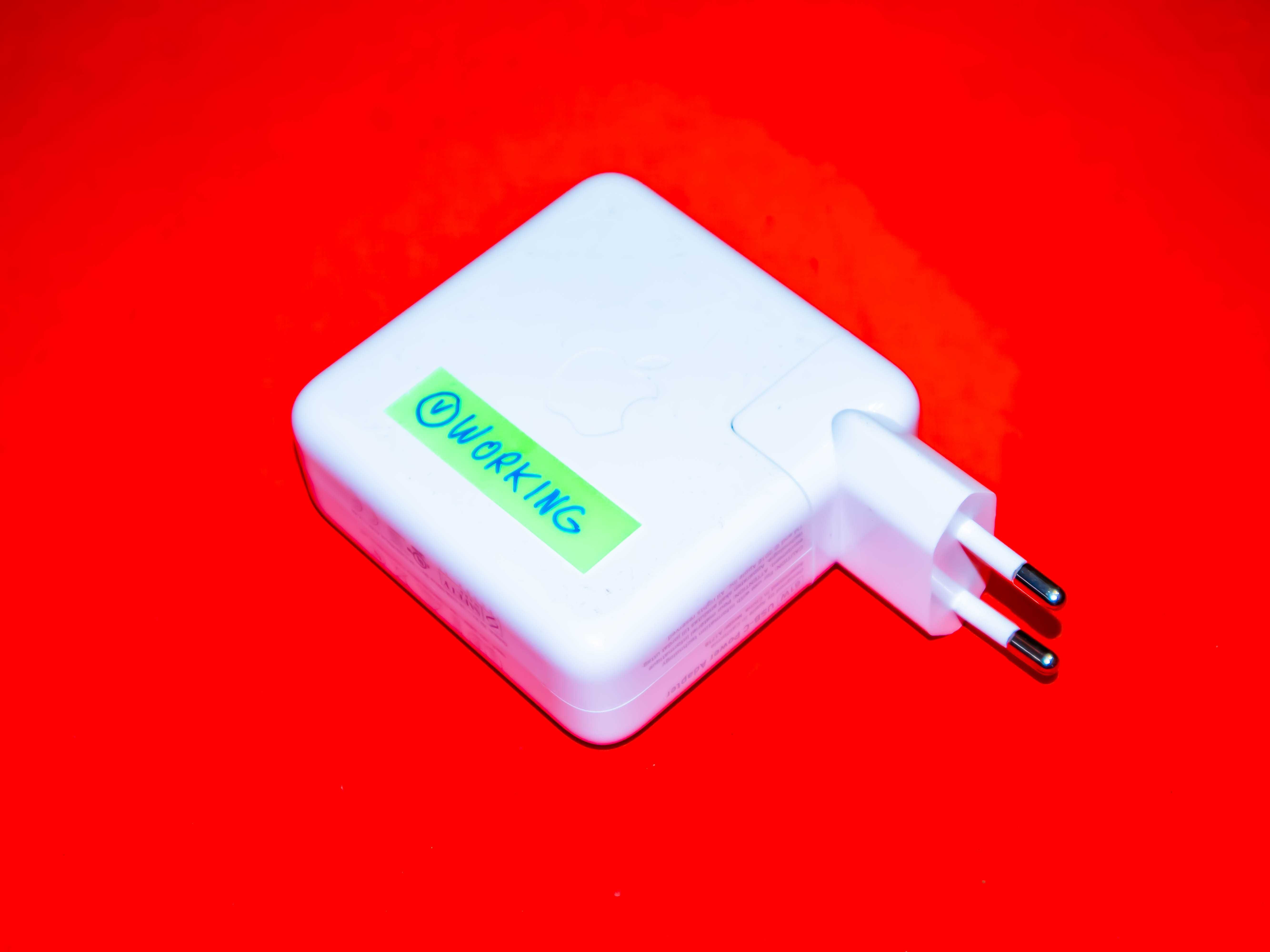 Оригинално 61W зарядно Apple USB-C (A1718) за MacBook Pro / Air