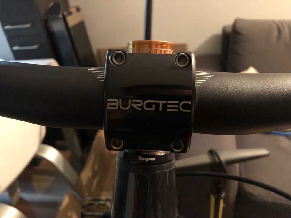 Кормило и лапа Burgtec Enduro