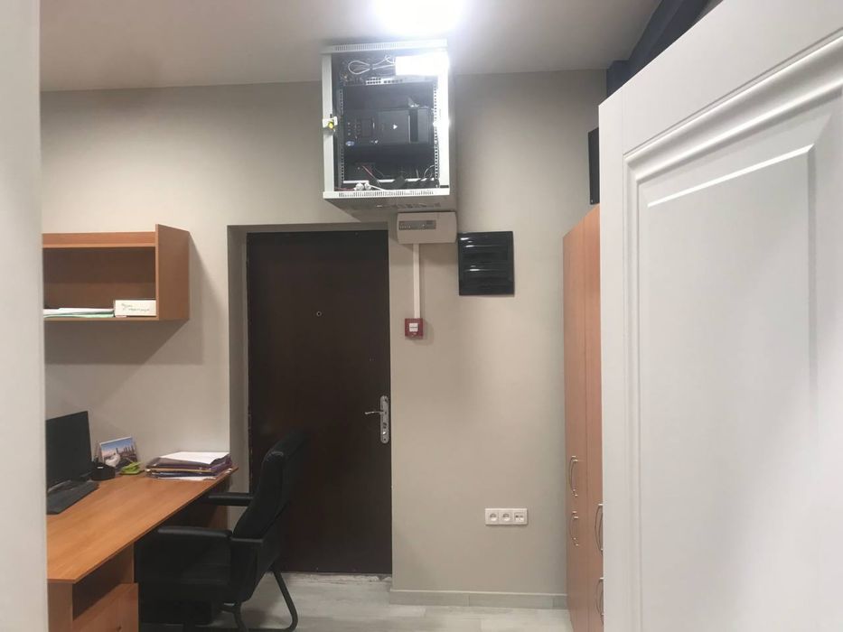 Продается коммерческая помешения Юнусабад-18 под офис хороший вариант