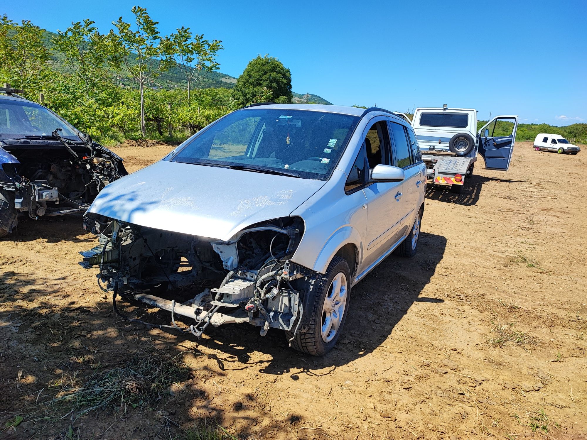 Opel Zafira 1.9 НА ЧАСТИ