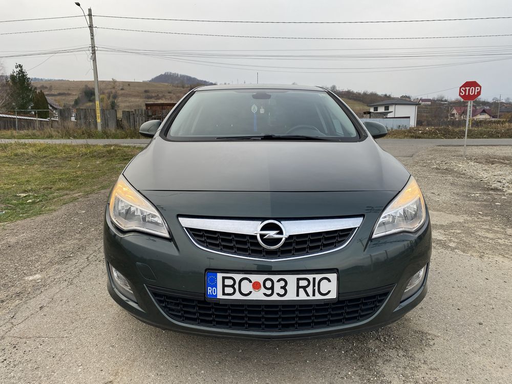 Opel Astra J 2010 1.6 COSMO