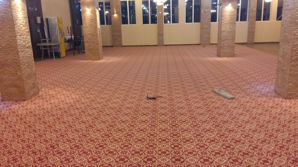 Montaj mocheta si covor Pvc,cât și curățat profesional mocheta