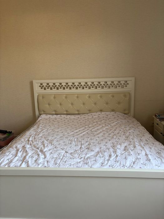 Спальная кровать