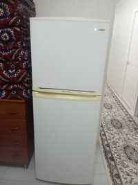 Холодильник сотилади "Самсунг"