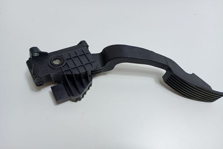Pedala acceleratie 55702020 Fiat Grande Punto prima generatie seria
