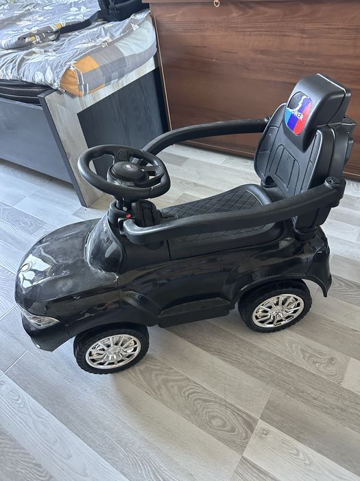 Yengi moshina sotiladi