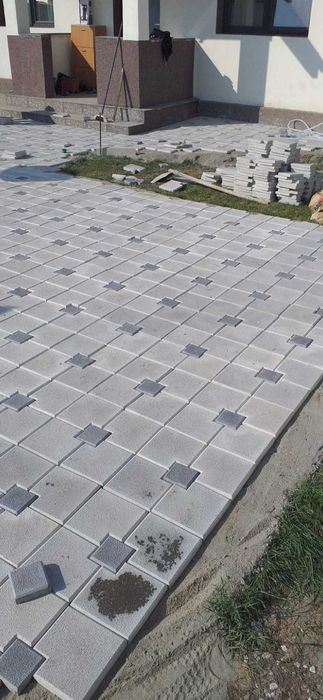 Vindem dale pavaje pentru gradina - model 30x30 Orient pavele montaj