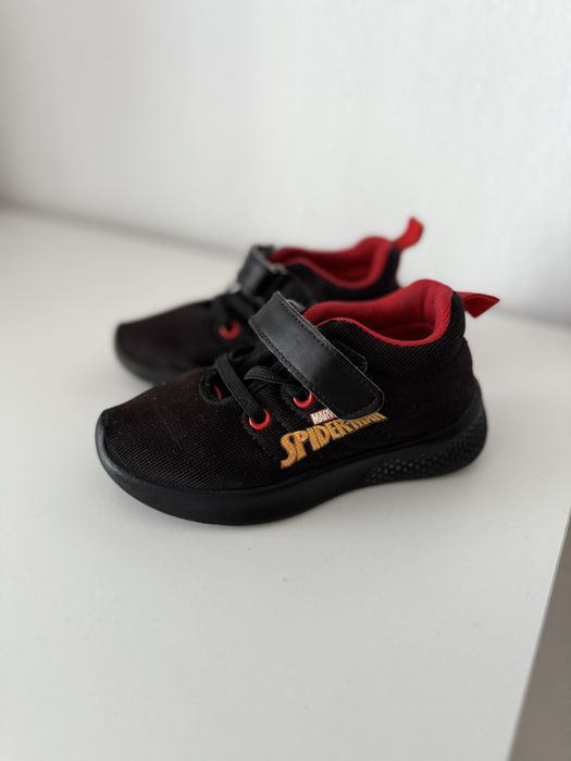 Дрехи и обувки за момче