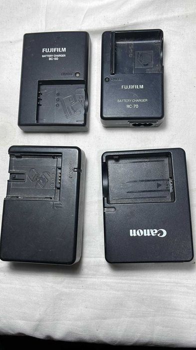 Adaptoare diferite  modele BC50, BC70, DZ-ACS3(E), DR-BC-K4