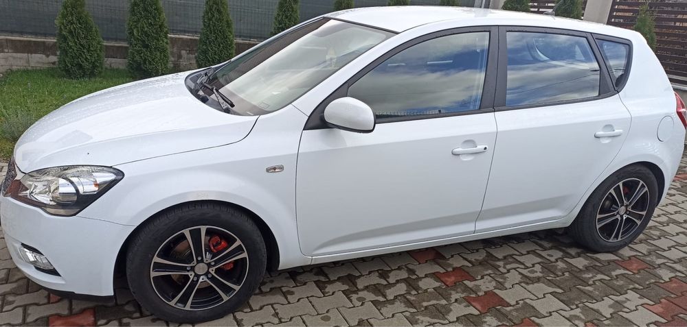 Vand Kia Ceed 1.4 benzina