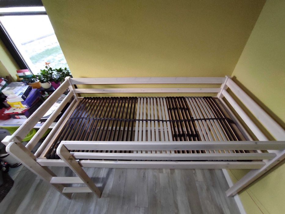 Pat supraetajat cu somiera si saltea 90x200