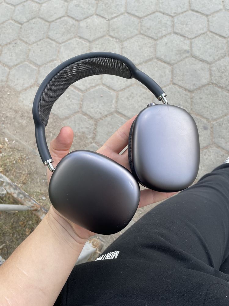 Продам airpods max оригинал