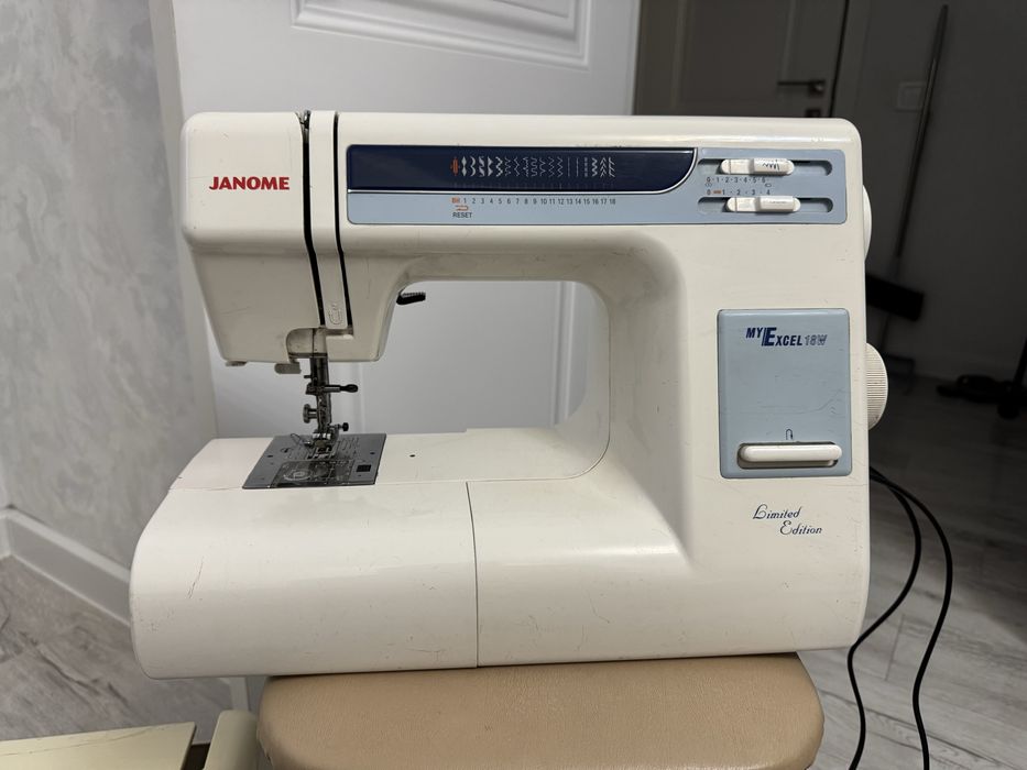 Продам швейную машинку