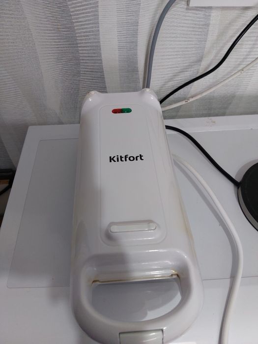 Продам б/у вафельницу Kirfort