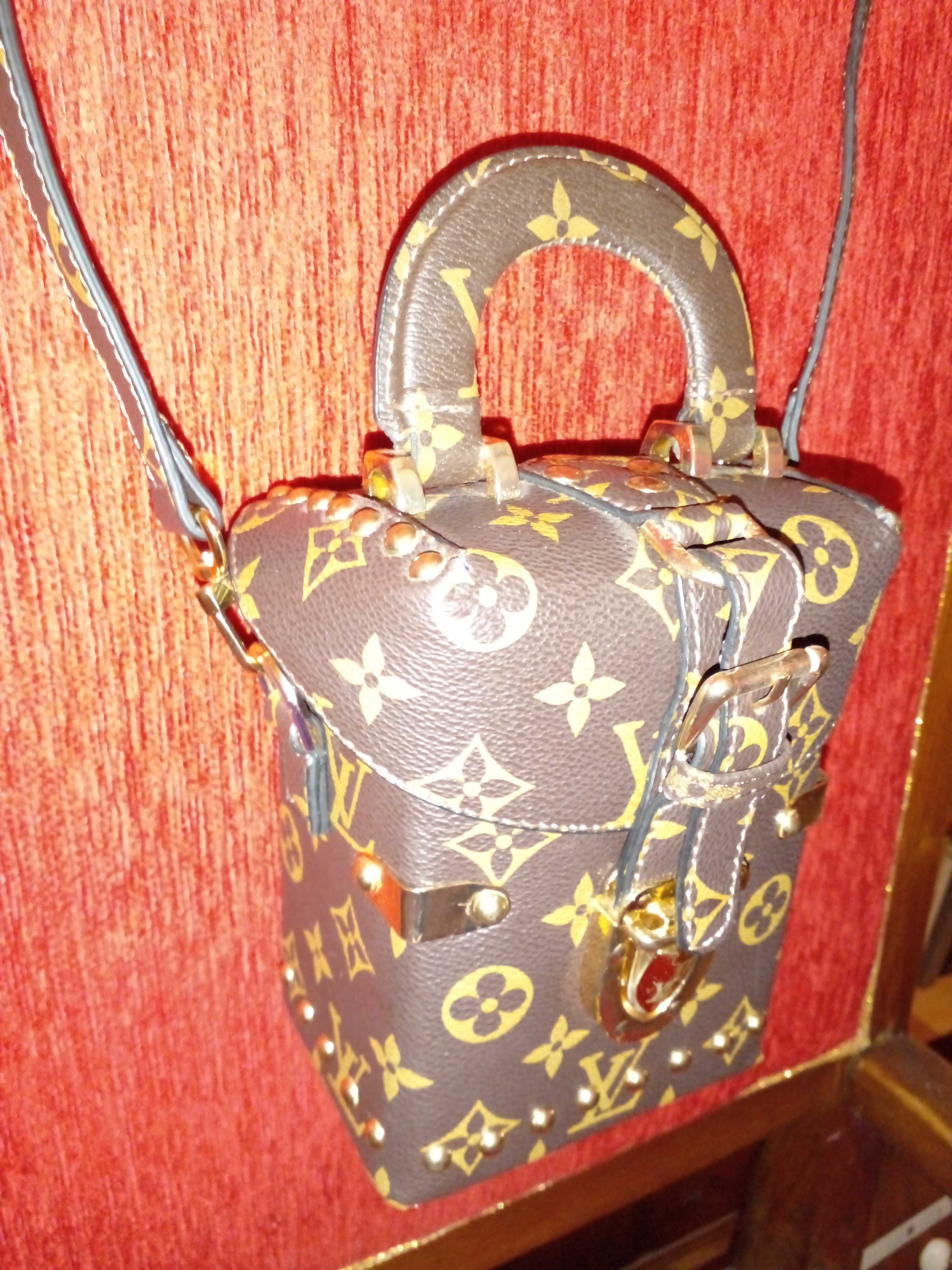 Geanta/Borseta mini servieta Louis Vuitton