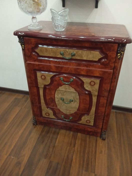 2 одинаковых комода качественные цена за оба