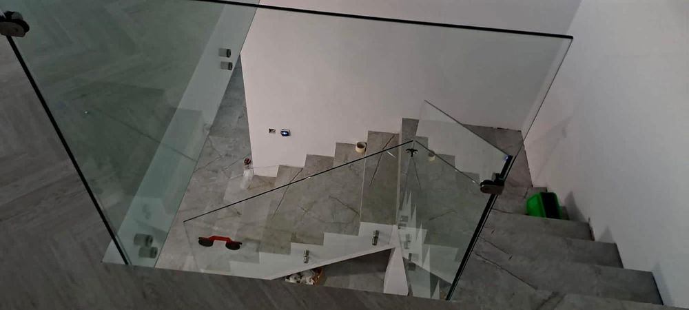 Balustrade din sticla,cabine de dus