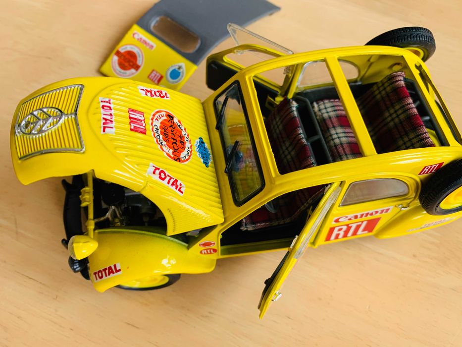 Колекционерски модел на Citroen 2CV, Maidstone, мащаб 1:18
