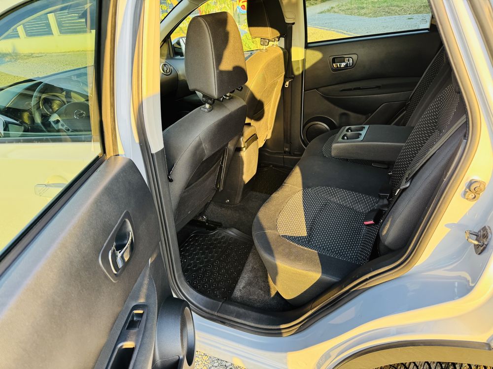 Nissan Qashqai 2.0 dci 150cp Navigatie