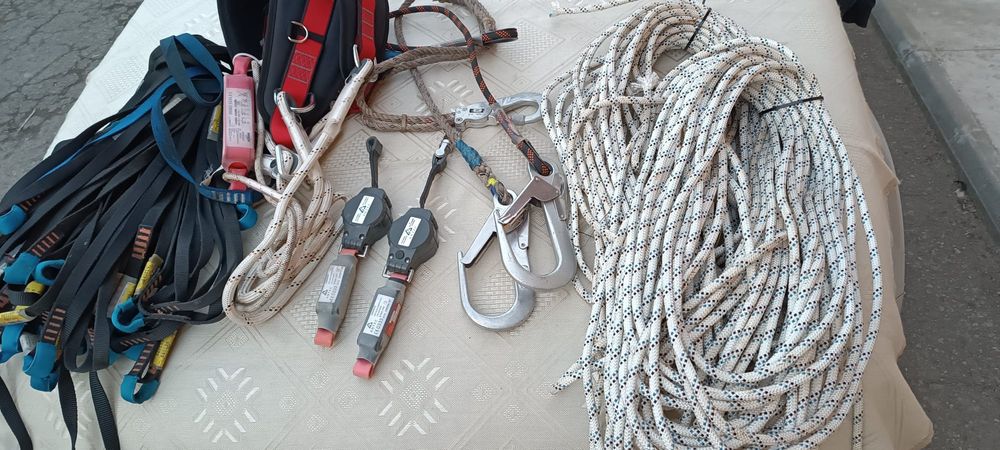 Vestă de siguranță Fall Safe și echipamente alpinism utilitar