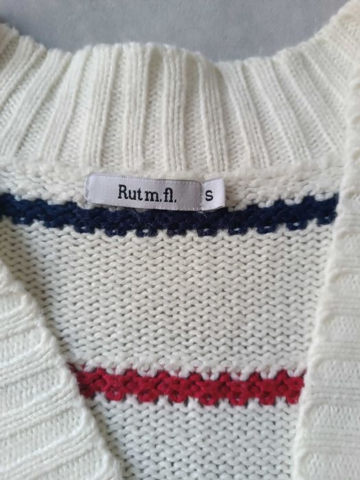 Дамска плетена жилетка