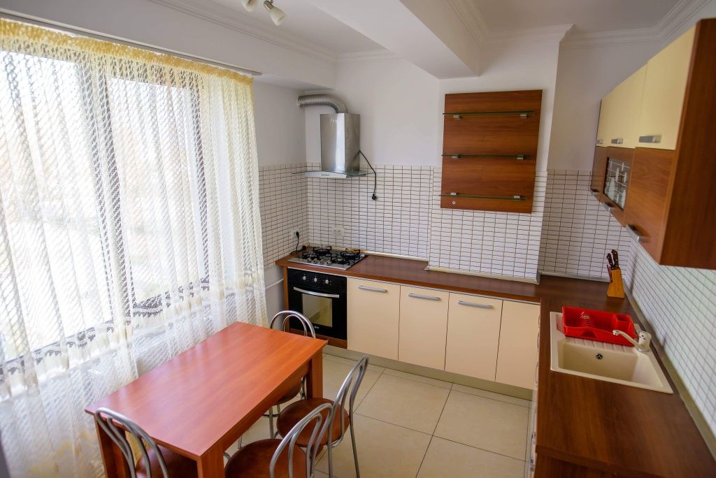 Vouchere / ap 3 cam in centrul statiunii Mamaia