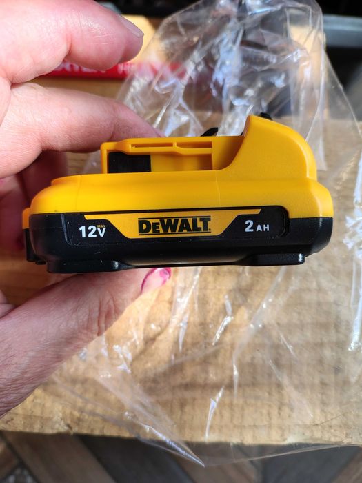 Acumulator dewalt 12 v 2025