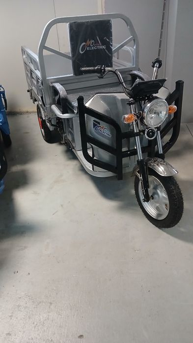 Triciclu electric cu autonomie 60 km