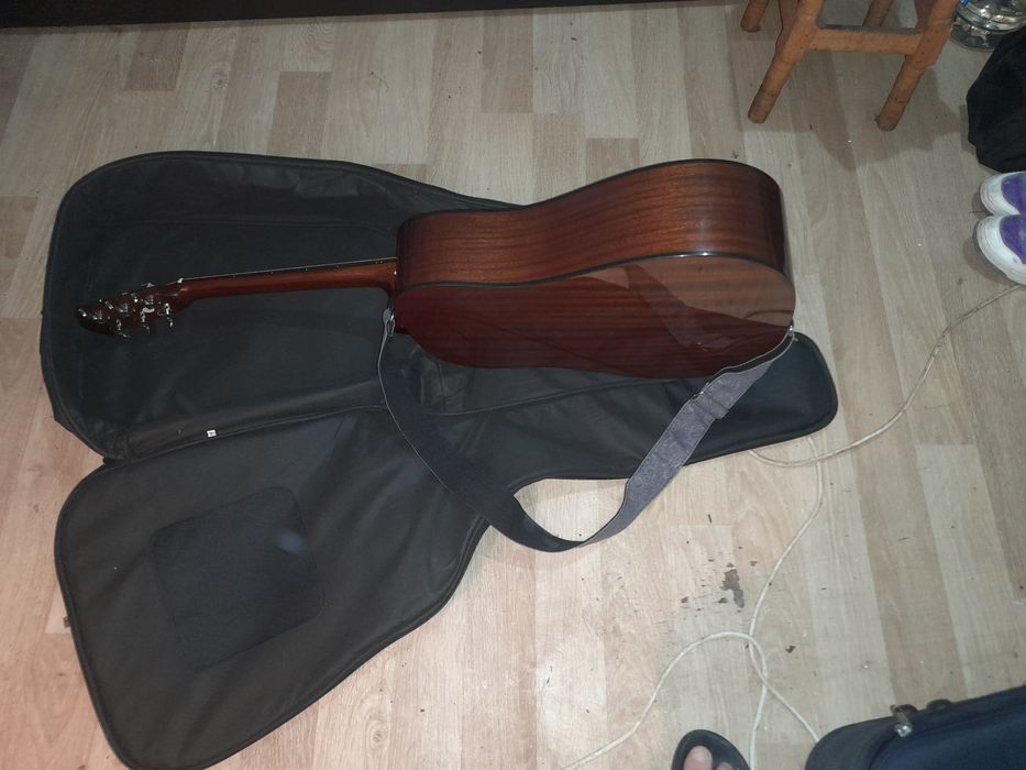 Chitara acustica fender