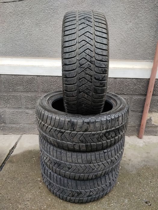 Vând Set Cauciucuri 225/50/17 Pirelli Import recent Germania