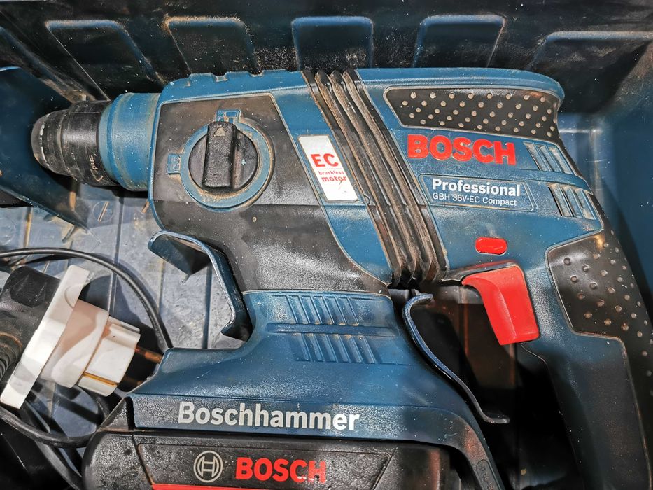 Зарядно Бош 36v с батерия 1.3 ah