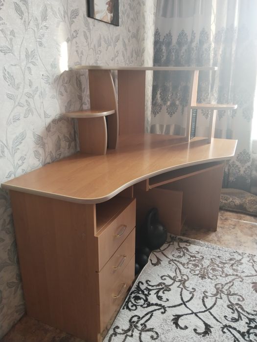 Стол компьютерный