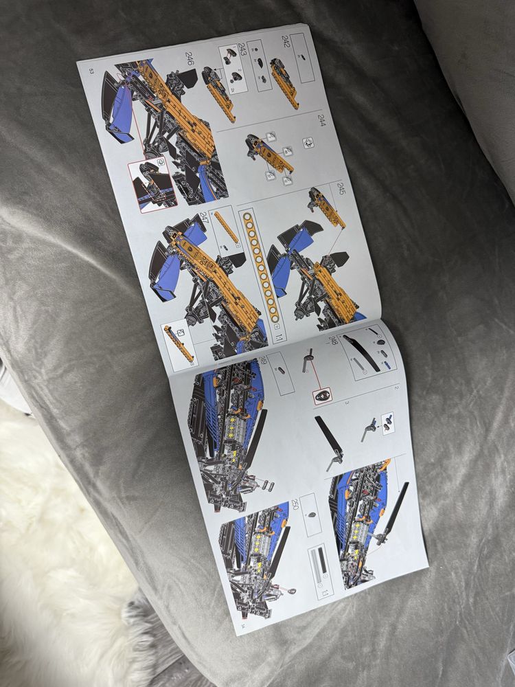 Продавам Конструктор McLaren F1 тип ЛЕГО Technic (1432 части)