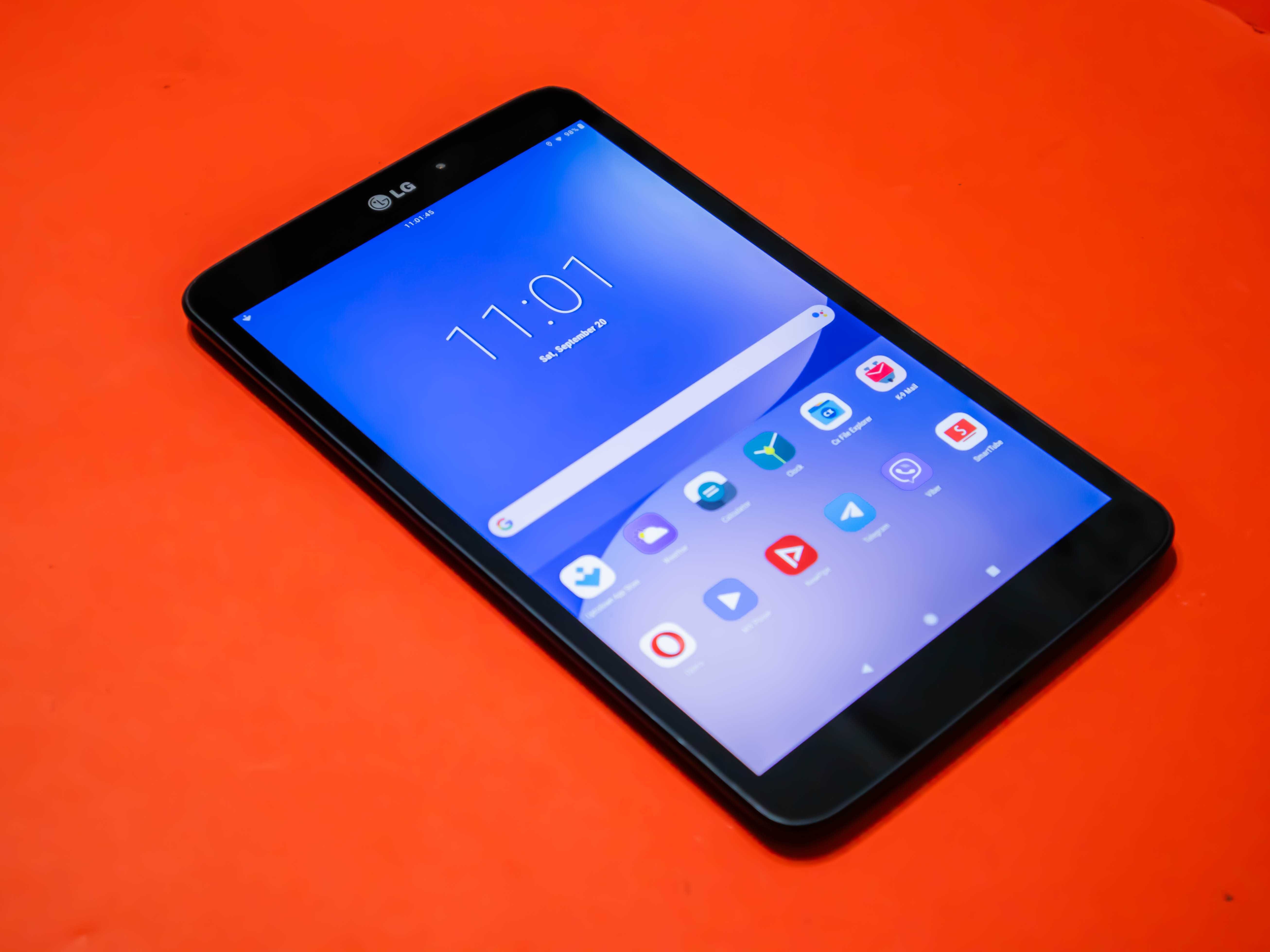 LG V500 8.3' таблет /  Snapdragon 600 / 2GB RAM / 48GB / Android 9