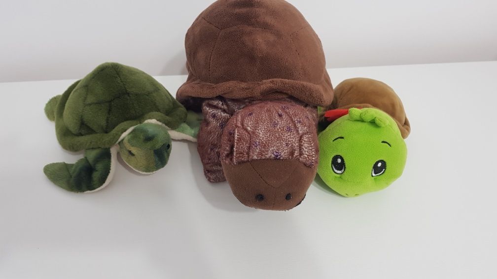 Familia de țestoase din pluș