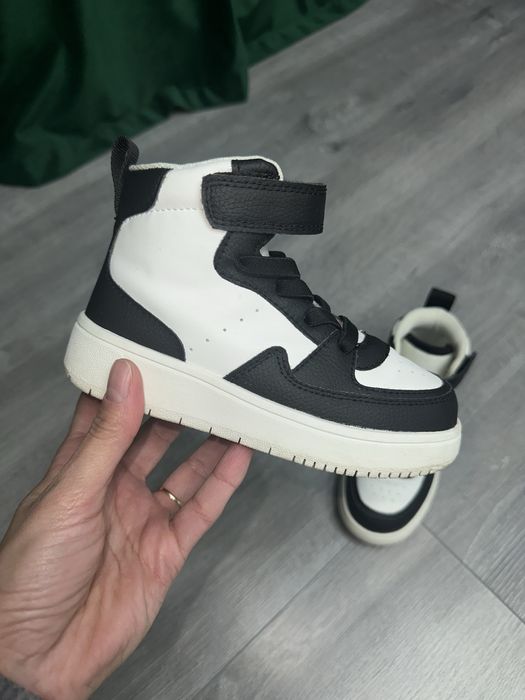 Vand doua perechi de papuci h&m marimea 27