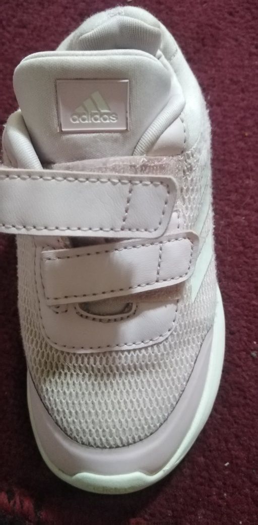 Vând papucei fetița Nr 26, puma, adidas