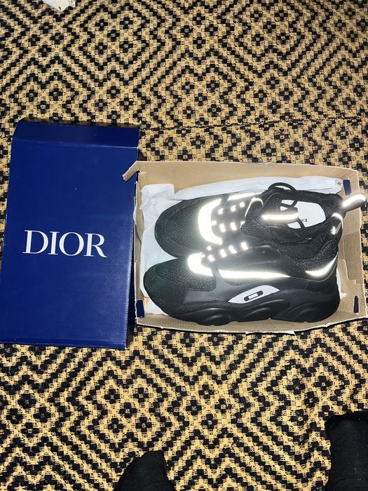 Продавам Dior b22 reflecktive