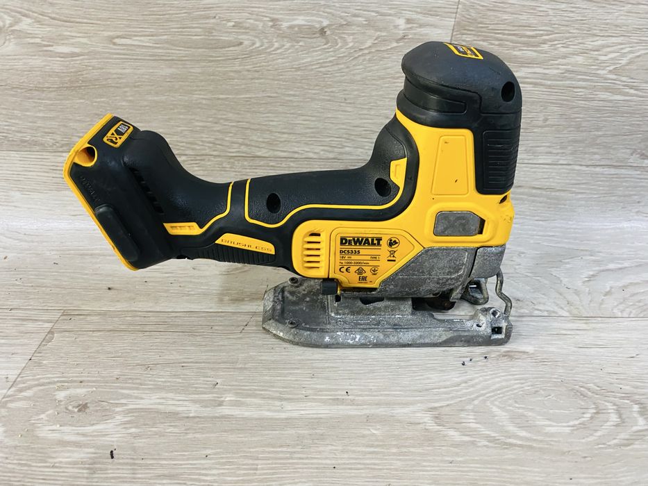 Pendular Dewalt DCS335