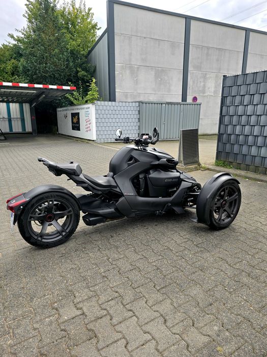 Vand Can Am  sau schimb cu teren