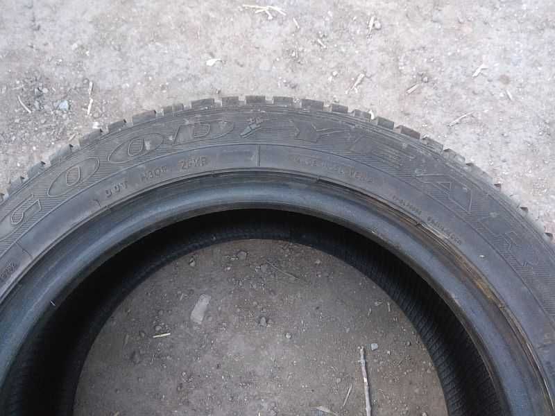 Шины 205/55 R16 - "GoodYear UltraGrip 7" (Словения), зимние.