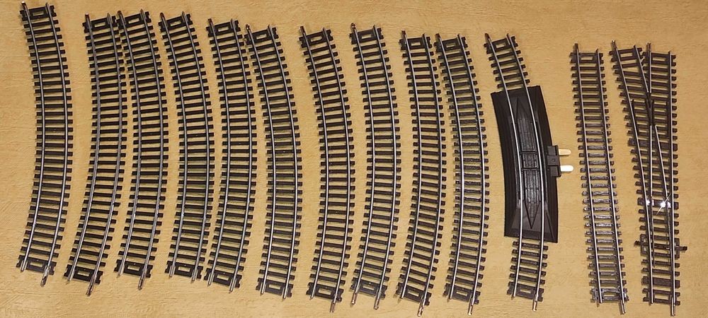 locomotiva scara ho + 4 vagoane MEHANO